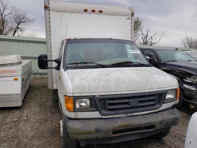 2003 Ford Econoline E350 Super Duty Cutaway Van