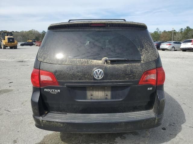 2011 Volkswagen Routan SE