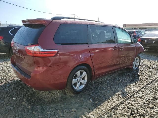 2017 Toyota Sienna LE