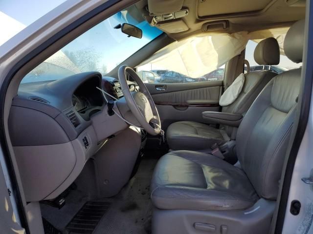 2004 Toyota Sienna XLE