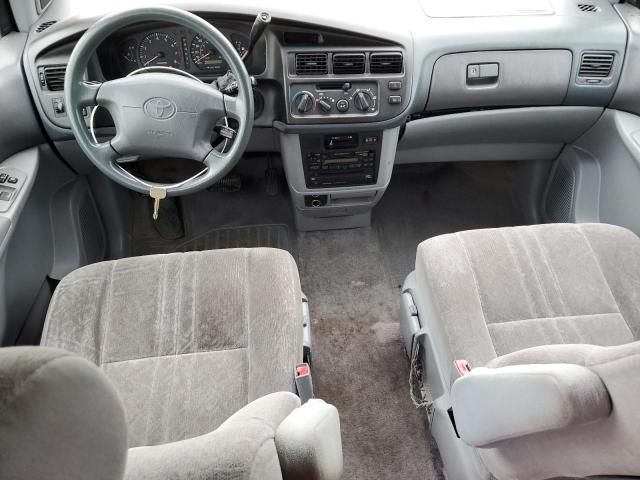 1998 Toyota Sienna LE