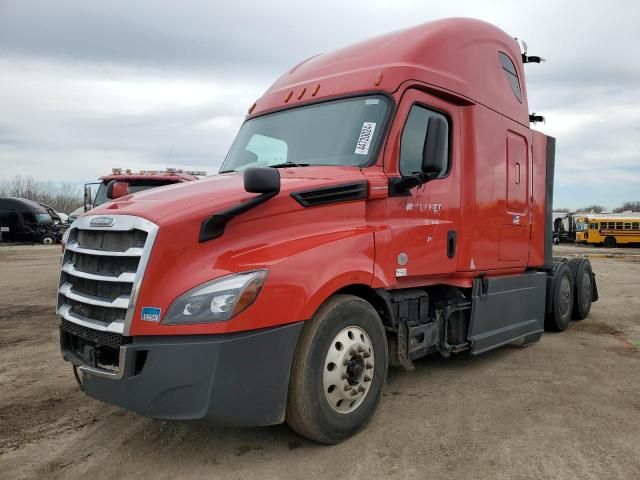 2019 Freightliner Cascadia 126