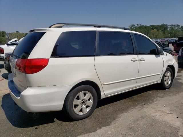 2004 Toyota Sienna CE