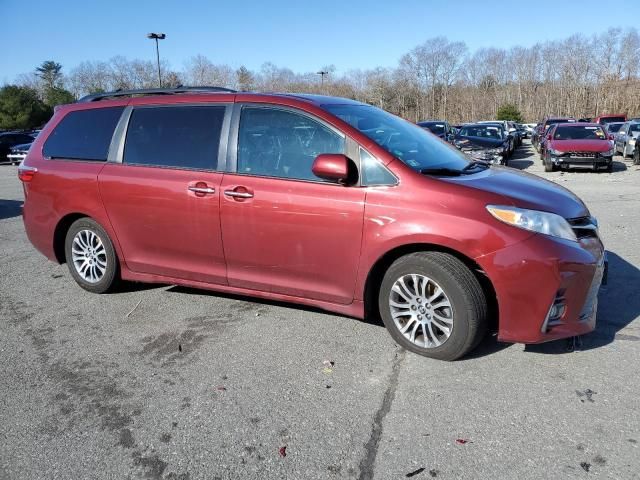 2020 Toyota Sienna XLE