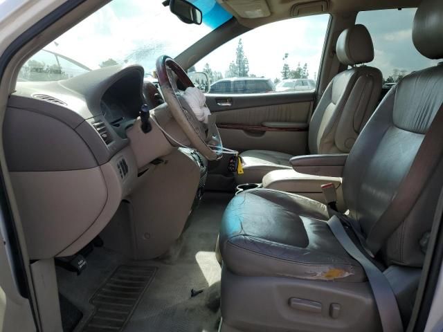 2004 Toyota Sienna XLE