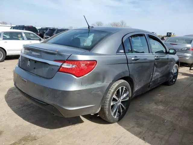 2013 Chrysler 200 Limited