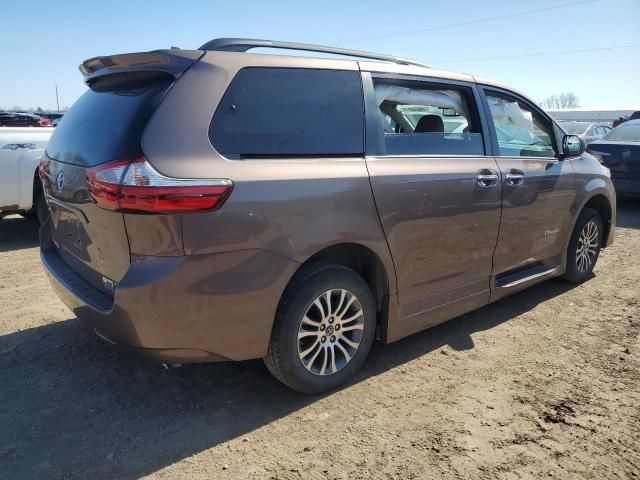 2018 Toyota Sienna XLE