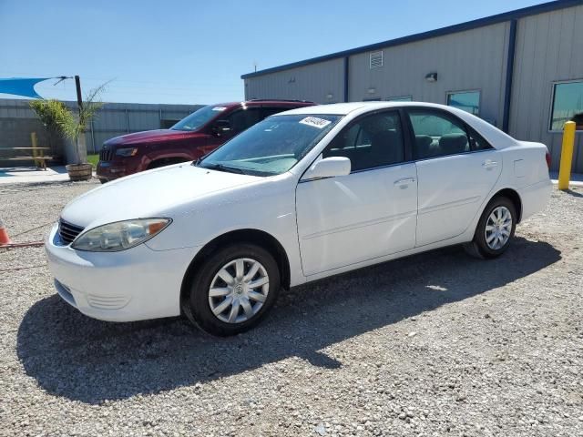 2005 Toyota Camry LE