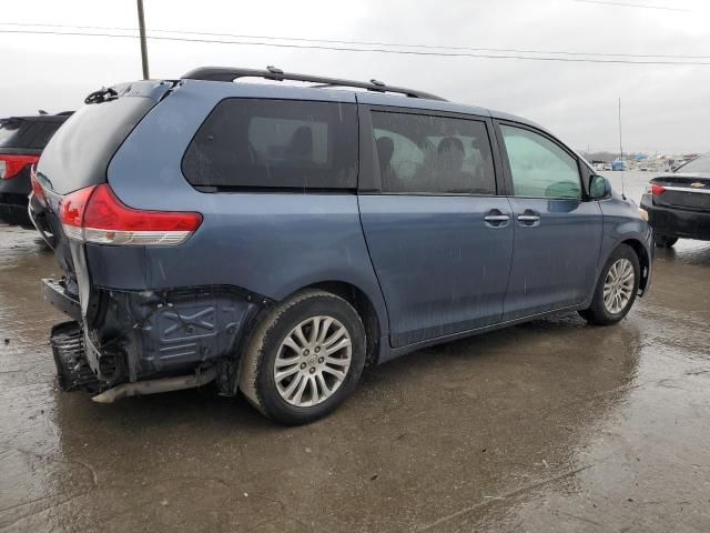 2013 Toyota Sienna XLE