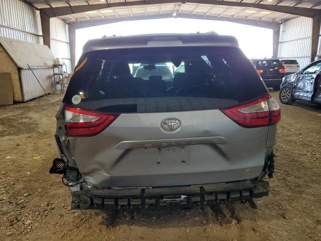 2016 Toyota Sienna XLE