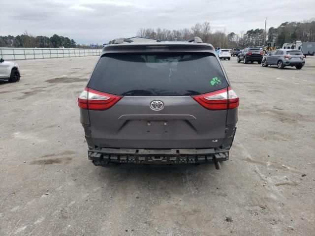 2017 Toyota Sienna LE