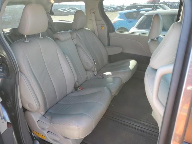 2011 Toyota Sienna XLE