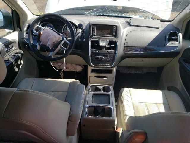 2011 Chrysler Town & Country Touring L