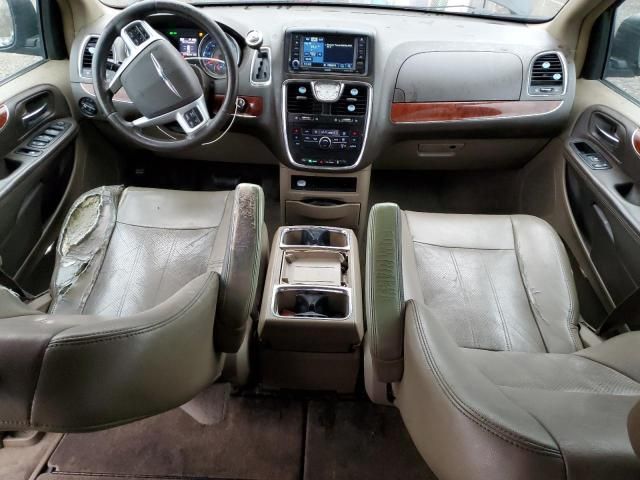 2012 Chrysler Town & Country Touring