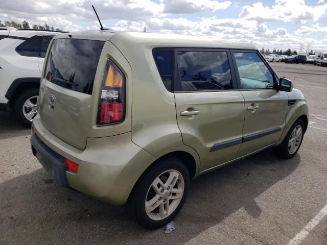 2011 KIA Soul +