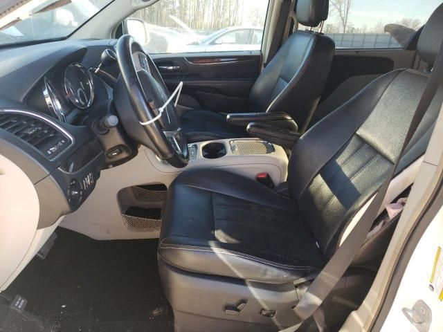 2014 Chrysler Town & Country Touring L