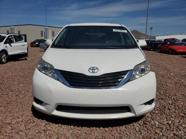 2013 Toyota Sienna LE