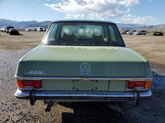 1973 Mercedes-Benz 220