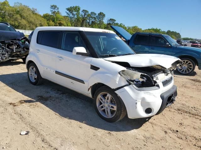 2011 KIA Soul +