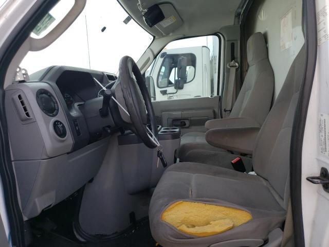 2016 Ford Econoline E350 Super Duty Cutaway Van