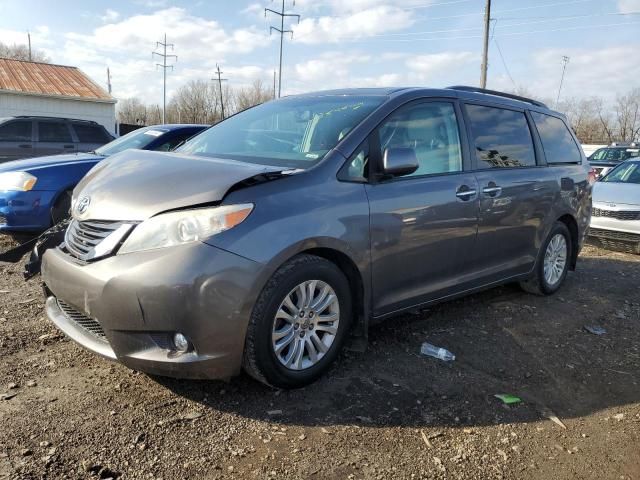 2012 Toyota Sienna XLE