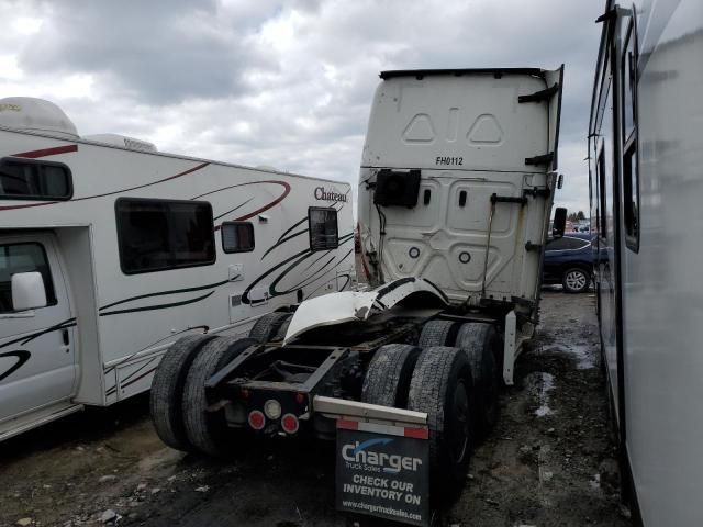 2021 Freightliner Cascadia 126