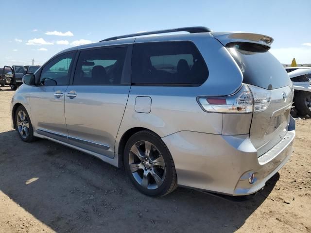 2016 Toyota Sienna SE