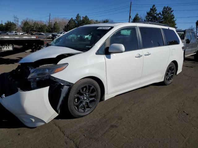 2017 Toyota Sienna SE