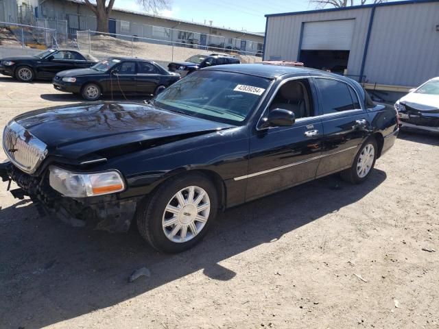 2011 Lincoln Town Car Signature Limited