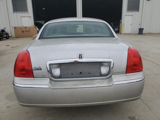 2003 Lincoln Town Car Executive