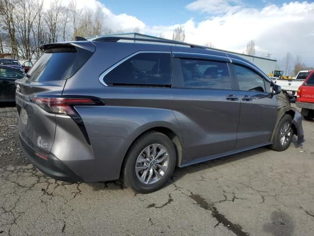 2023 Toyota Sienna LE