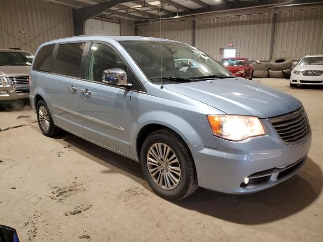 2013 Chrysler Town & Country Touring L