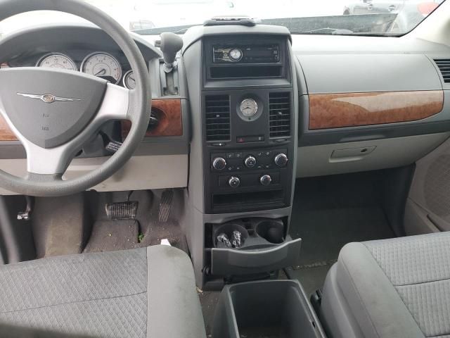 2008 Chrysler Town & Country LX