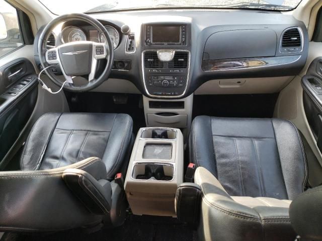 2013 Chrysler Town & Country Touring