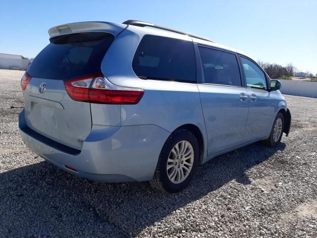 2017 Toyota Sienna XLE