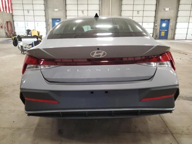 2024 Hyundai Elantra SE