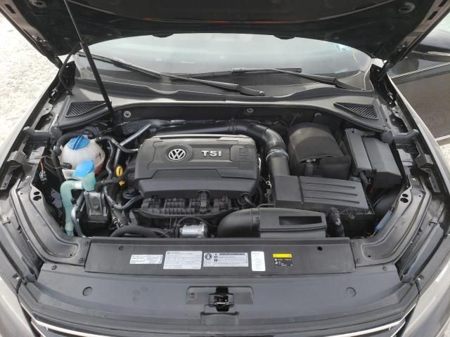 2016 Volkswagen Passat SEL