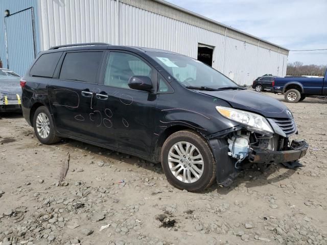 2016 Toyota Sienna XLE