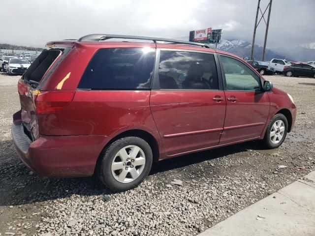 2004 Toyota Sienna XLE