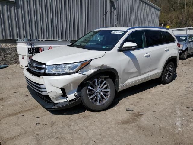 2017 Toyota Highlander SE