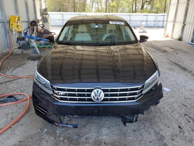 2017 Volkswagen Passat R-Line