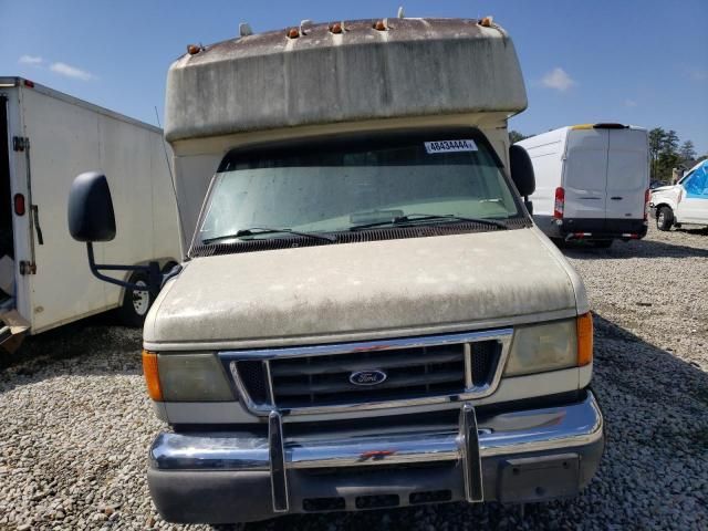 2006 Ford Econoline E450 Super Duty Cutaway Van