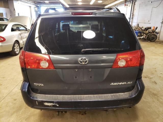 2004 Toyota Sienna XLE