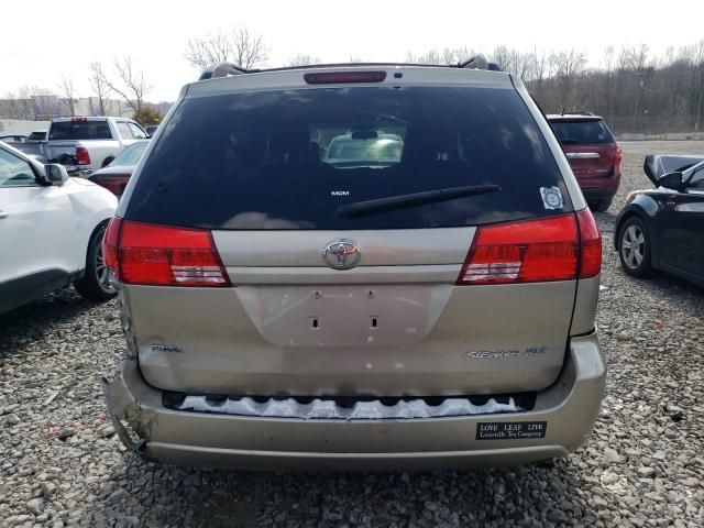 2004 Toyota Sienna XLE