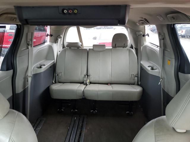 2013 Toyota Sienna XLE