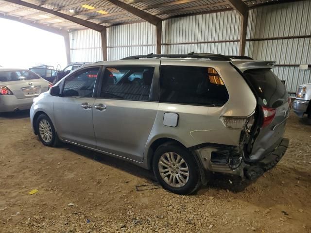 2016 Toyota Sienna XLE