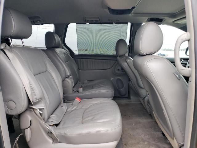 2005 Toyota Sienna XLE