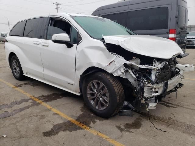 2021 Toyota Sienna LE