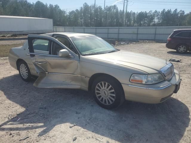 2005 Lincoln Town Car Signature Limited