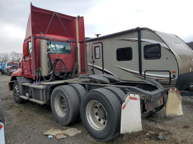 2015 Mack 600 CXU600